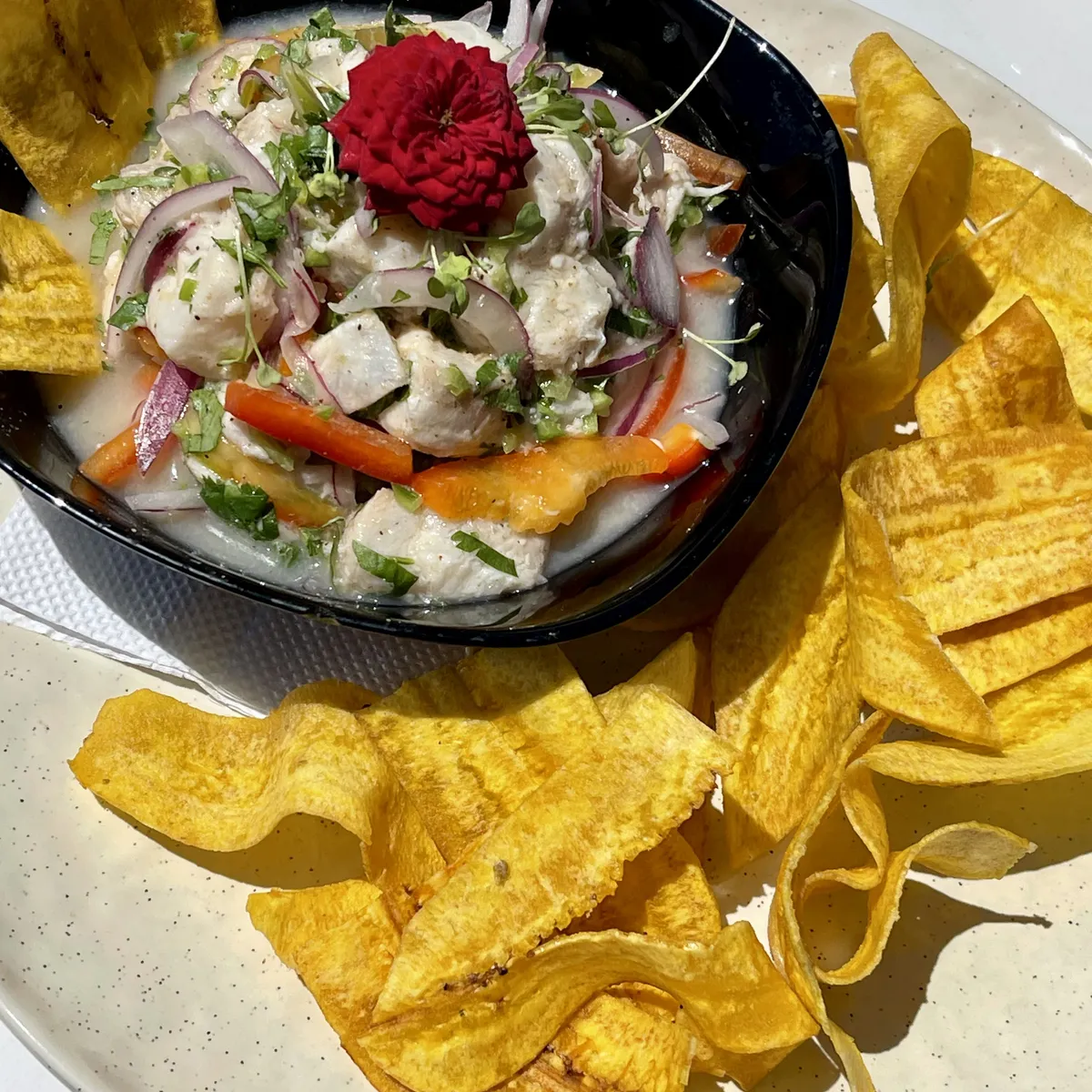 Ceviche con tostones de The View by California